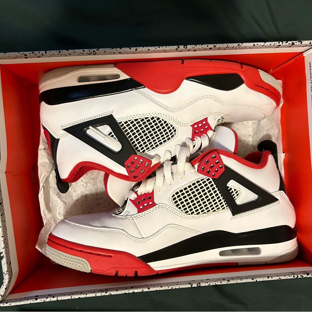 Jordan 4 Fire Red